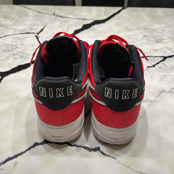 Reverse university red Air Force 1 - Picture 2 of 6